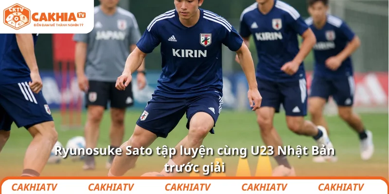 Sao trẻ Nhật Bản điềm nhiên hướng tới ngôi vương U23 châu Á 2 Ryunosuke Sato tập luyện cùng U23 Nhật Bản trước giải