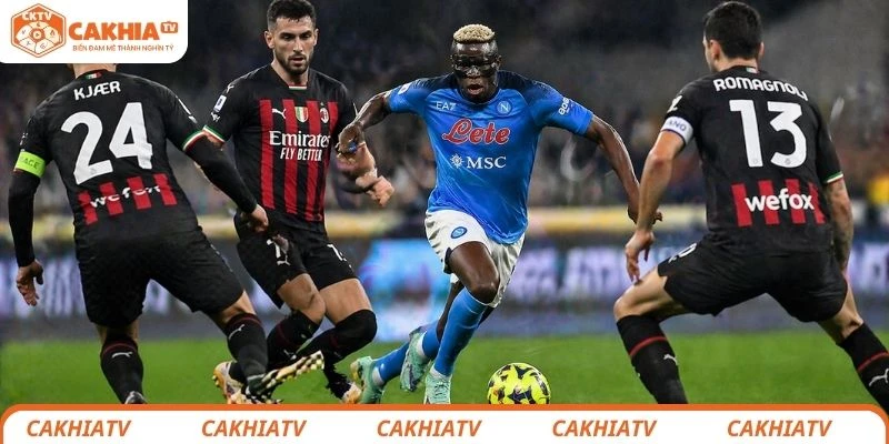 Barcelona lại mơ Victor Osimhen cho ghế trung phong 4 Osimhen trong màu áo Napoli đối đầu hàng thủ mạnh